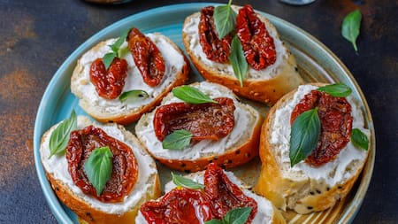 Picadas para fanáticos: 5 ideas rápidas y riquísimas para alentar a la Selección Argentina