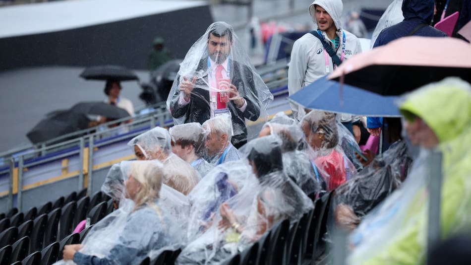 Lluvia en la previa de la inauguración de los Juegos Olímpicos de París 2024. Foto: Reuters.