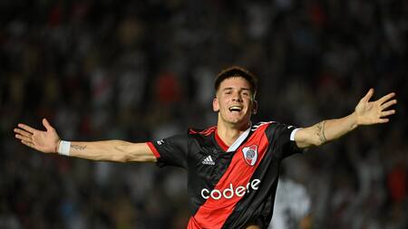 Franco Mastantuono en River Plate. Foto: X @RiverPlate