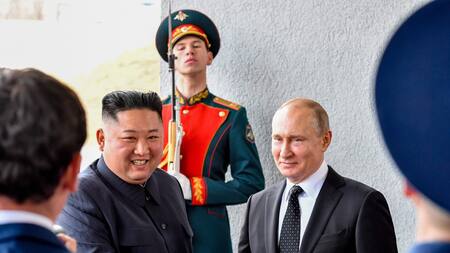 Kim Jong-un con Vladimir Putin. Foto Twitter @tovarichdelsur.