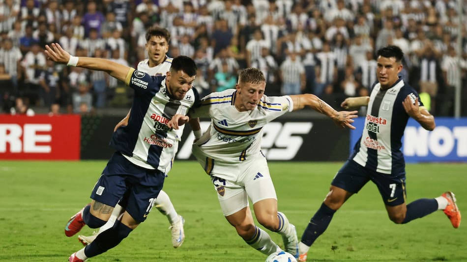 Boca enfrenta a Alianza Lima por la Copa Libertadores. Foto: REUTERS/Sebastian Castaneda.
