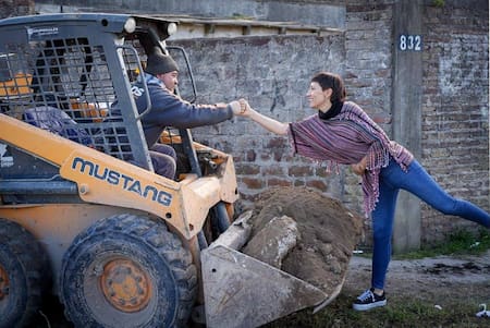 Mayra Mendoza supervisó obras en San Francisco Solano. Foto: Prensa.