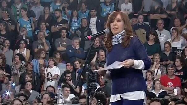 Cristina Kirchner anunció que ganó en las PASO y le pegó al Gobierno