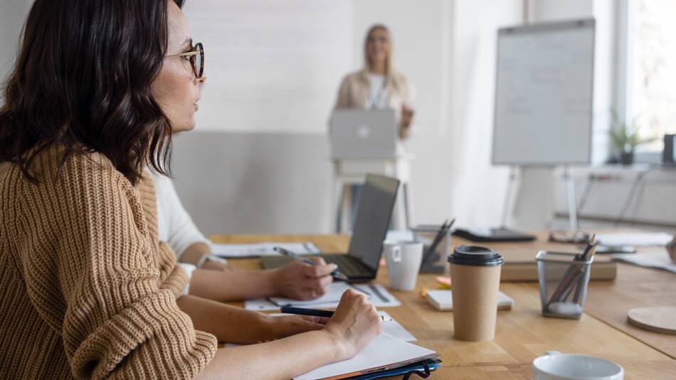 Los signos y su dedicación al trabajo. Foto: Freepik.