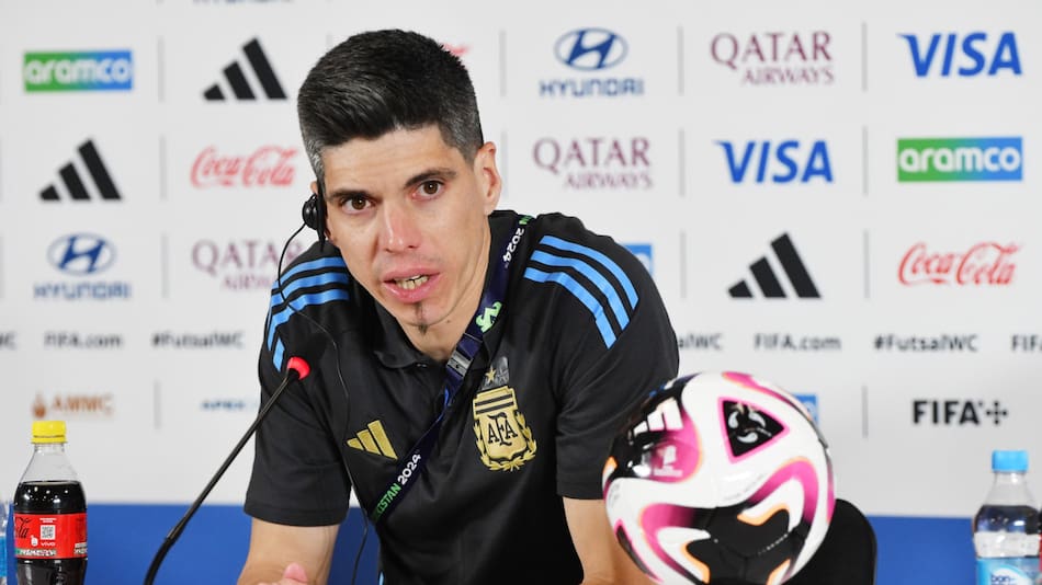 Matías Lucuix, técnico de la Selección argentina de futsal. Foto: @Argentina.