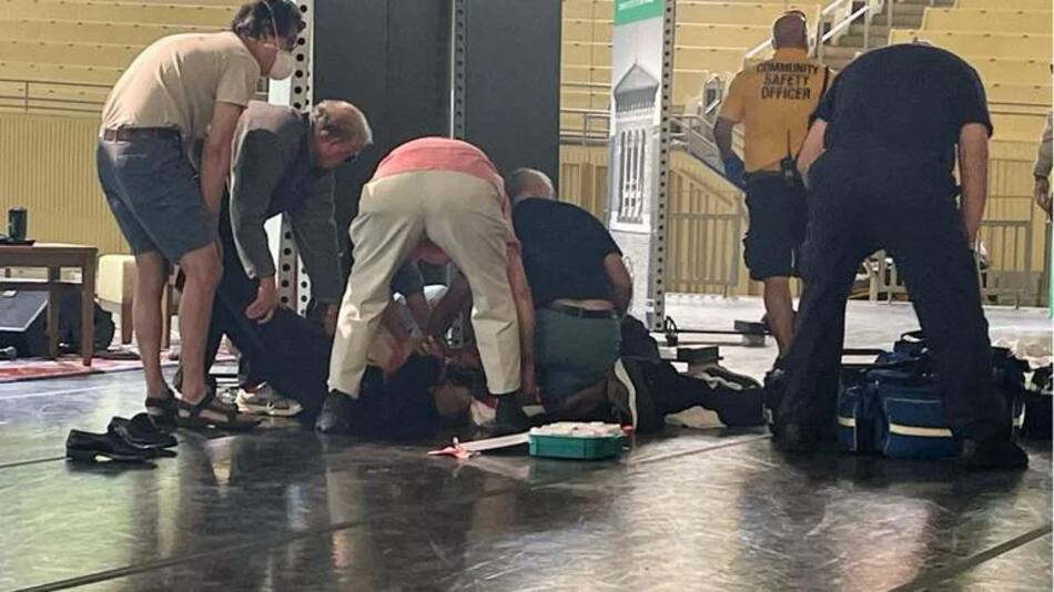 Salman Rushdie atacado en Nueva York. Foto: EFE.