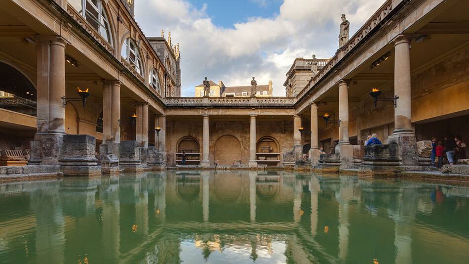 Aguas termales de Bath. Foto: Wikipedia/ Diego Delso.