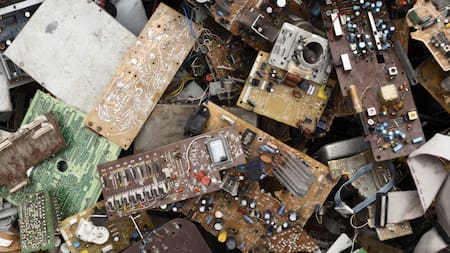 Desechos electrónicos. Foto: Freepik.