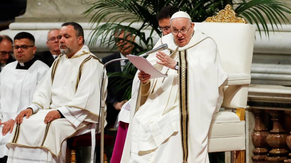 Papa Francisco en la Basílica San Pedro. Foto: REUTERS.
