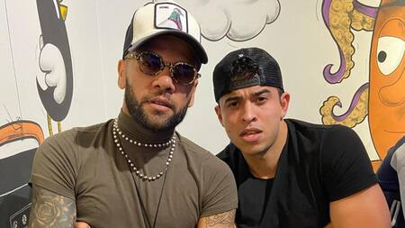 Dani Alves y su amigo Bruno Brasil. Foto: Instagram @brunobrasilofic