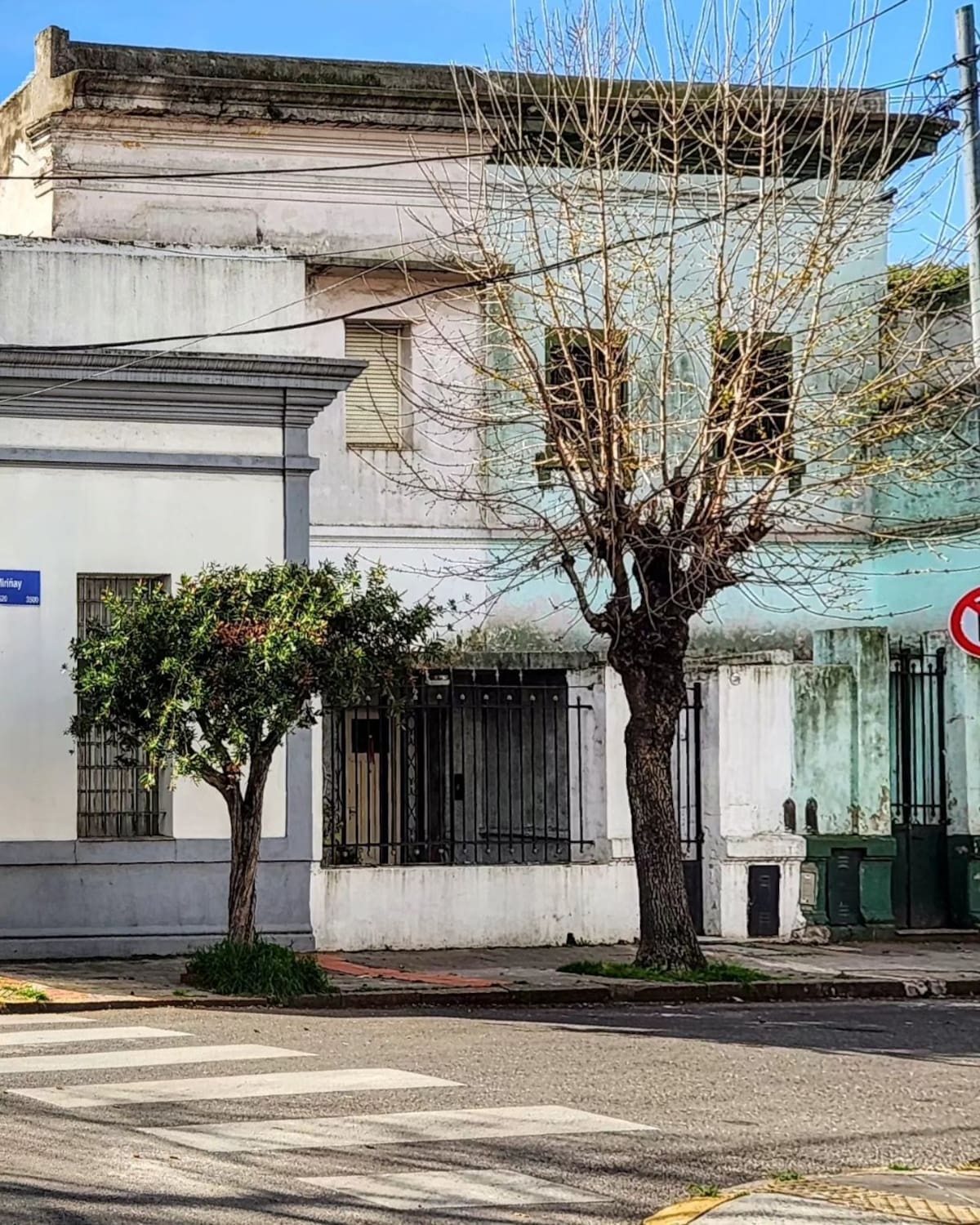 Casas centenarias, pasajes mínimos y una plaza que parece de otra época