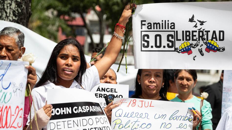 Familiares de presos políticos en Venezuela. Foto: EFE