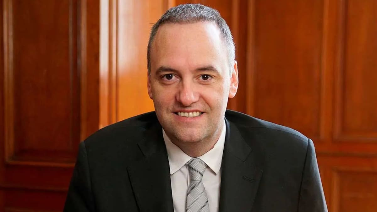 Cuántos años tiene Manuel Adorni: la edad del jefe de Gabinete de la Nación y su currículum completo
