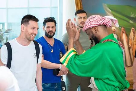 Lionel Messi, en su primer visita a Arabia Saudita. Foto: Twitter @sauditourism.