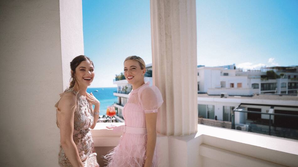 Justina Bustos y Laura Laprida en el Festival de Cannes.
