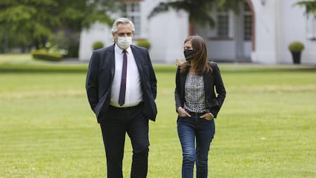 Alberto Fernández sobre Asignación Universal por Hijo (AUH) junto a directora Ejecutiva de la ANSES, Fernanda Raverta, NA