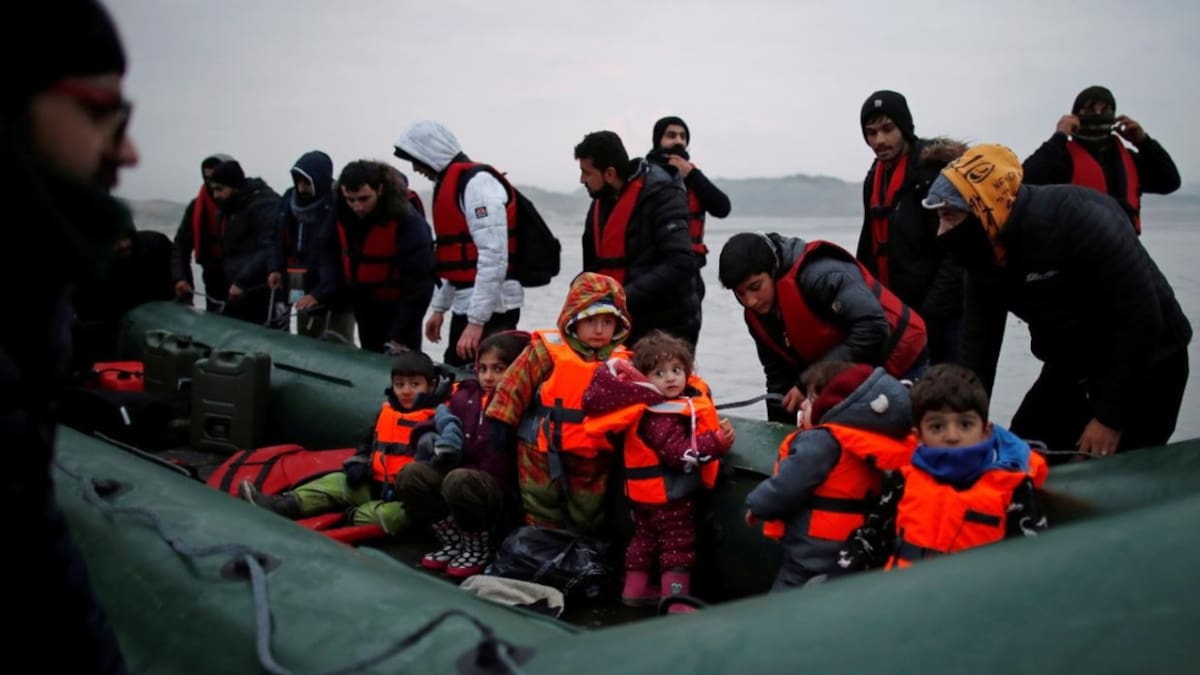 Inmigrantes llegan a Reino Unido a través del Canal de la Mancha. Foto: Reuters.