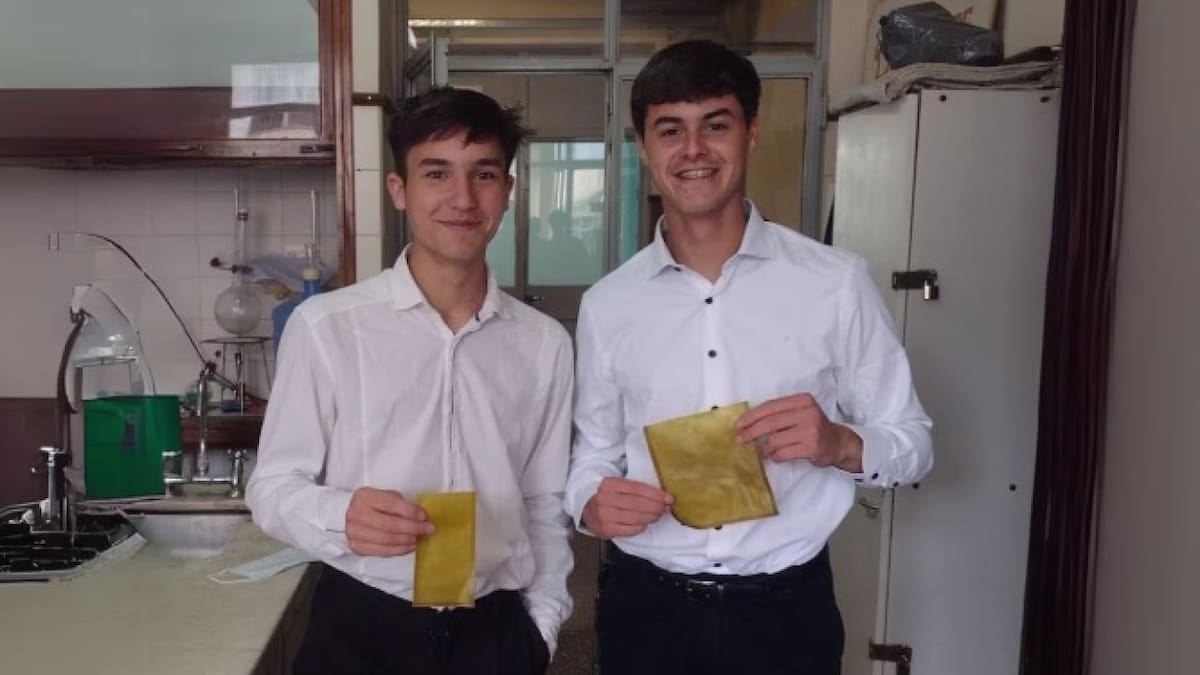 Creadores de las bolsas plásticas con cáscaras de cítricos. Foto: Gentileza Citricplas.