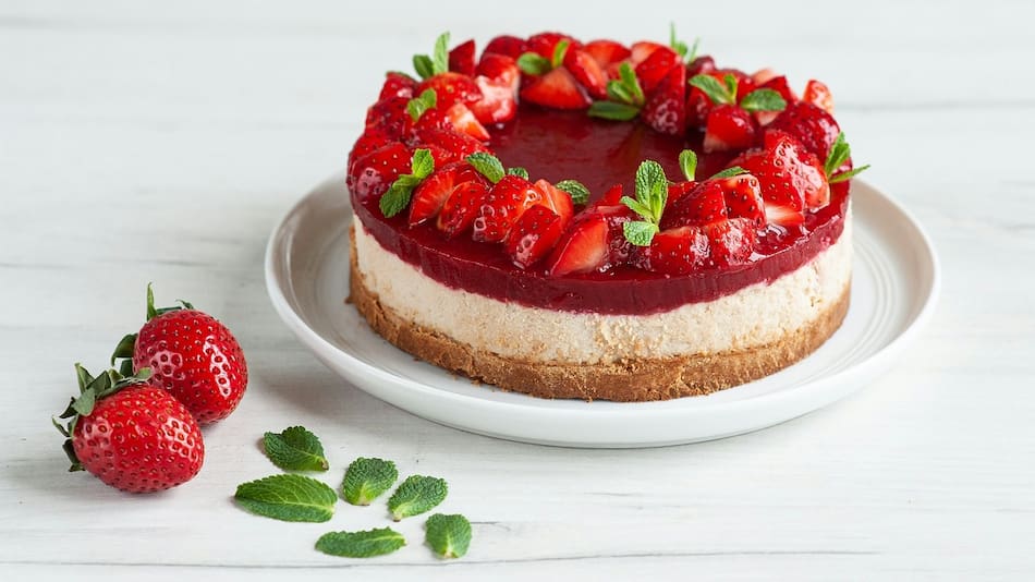 Torta helada de frutilla.