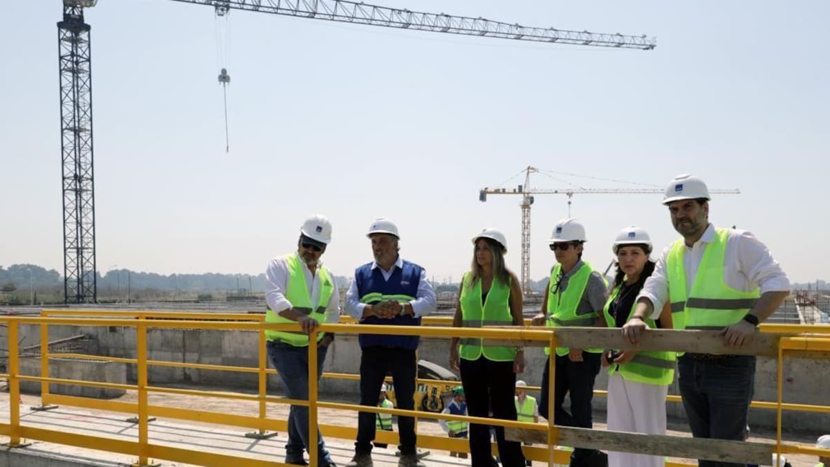 Malena Galmarini recorrió los avances de la obra de Sistema Agua Sur junto a las autoridades de CAF