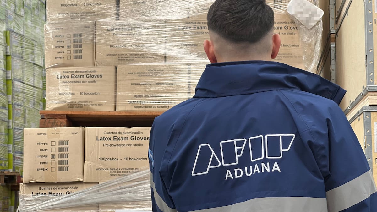 Sobrefacturación de guantes de látex, aduana. Foto: Aduana.