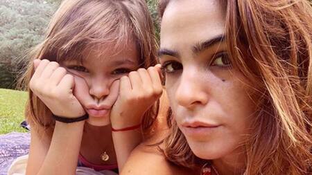 Agustina Cherri y su hija