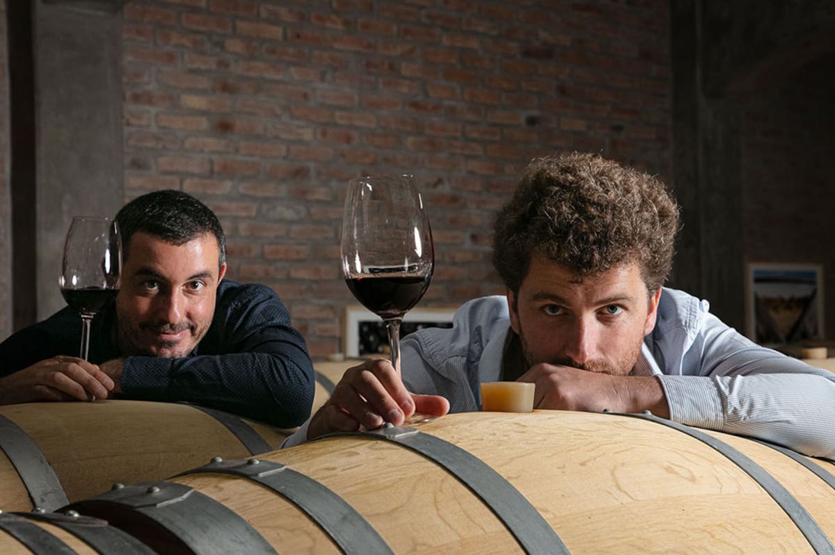 Vinos argentinos exhibidos en una actividad de Argentina Reloaded, el evento que combina degustaciones y gastronomía.