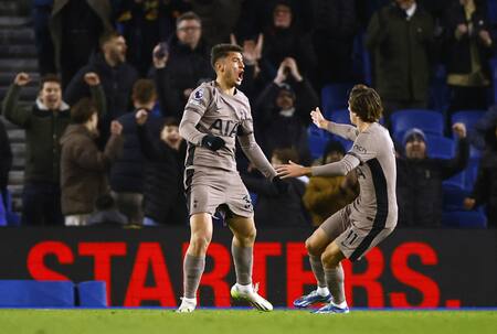 Alejo Véliz marcó su primer gol en el Tottenham. Foto: Reuters