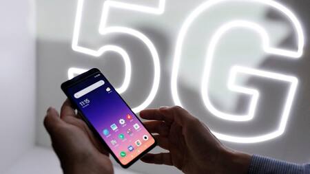 Celulares plegables 5G: todas las novedades del Congreso Mundial de Móviles en Barcelona, Reuters