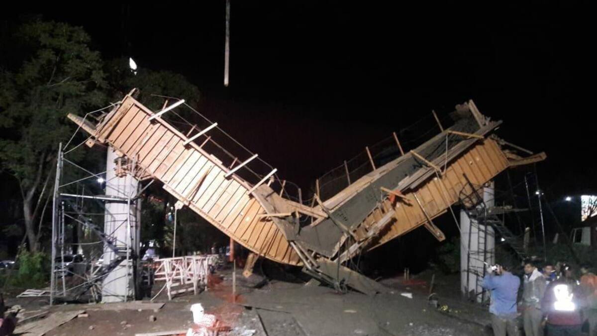 Cayó puente sobre tren San Martín