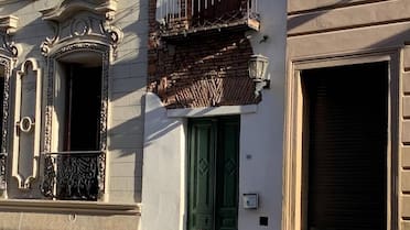 La vivienda “más extraña” de Buenos Aires: le dicen “Casa Mínima” y está en uno de los barrios con más historia
