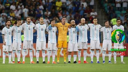 Emotivo minuto de silencio por la muerte del periodista Sergio Gendler (Reuters)