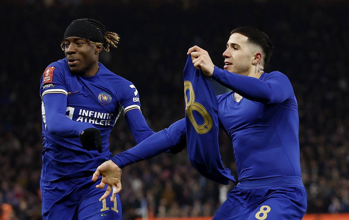 Festejo de Enzo Fernández para el Chelsea por la FA Cup. Foto: REUTERS.