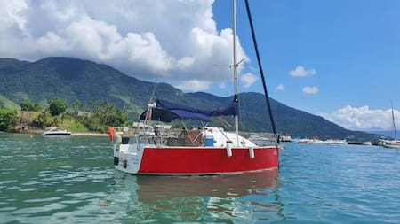 Dormir en barco en las playas de Brasil. Foto AIRBNB