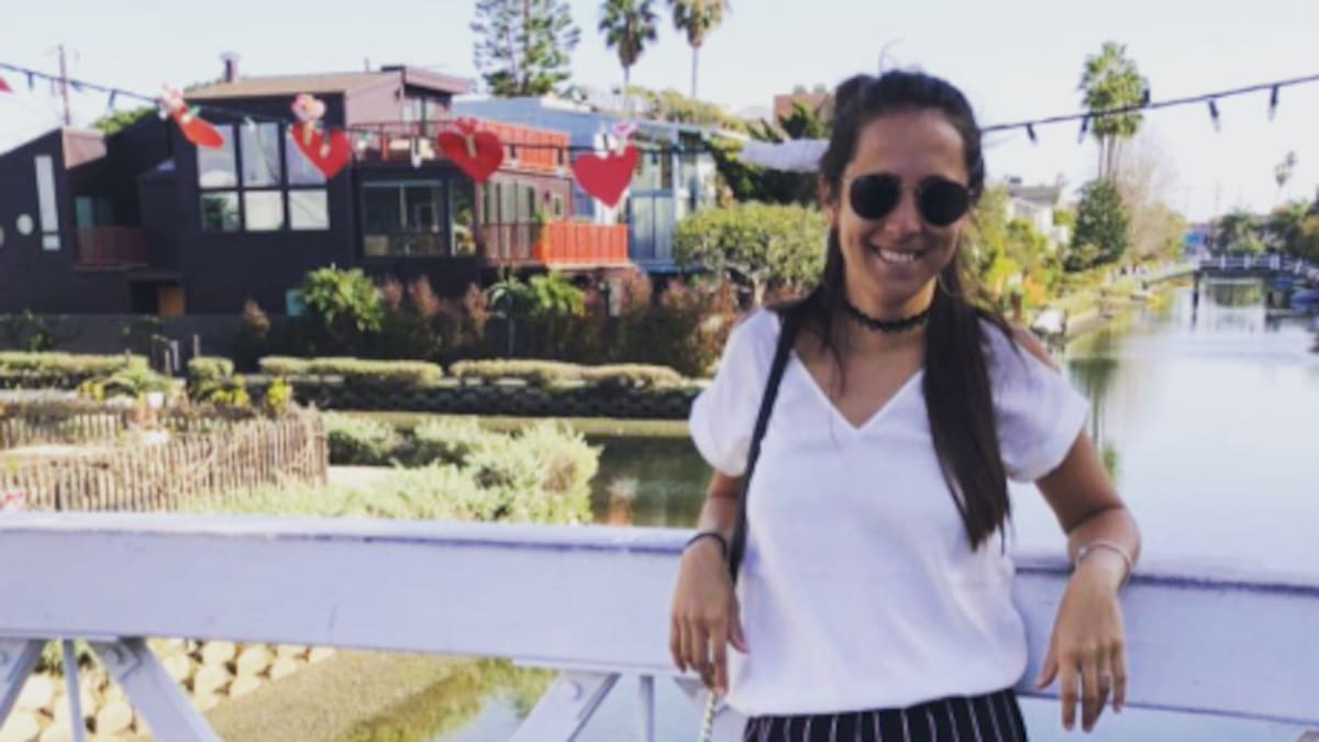 Iara Weich, hija de Julián Weich, dejó atrás distintas carreras universitarias para dedicarse al mundo de la moda circular.