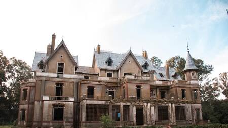 El castillo a casi 4 horas de CABA. Foto: Instagram @fpugliares_