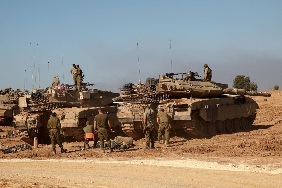 Tanques israelíes en la Franja de Gaza. Foto: EFE.