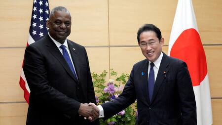 El secretario de Defensa estadounidense Lloyd Austin y homólogo Yasukazu Hamada. Foto: Reuters.