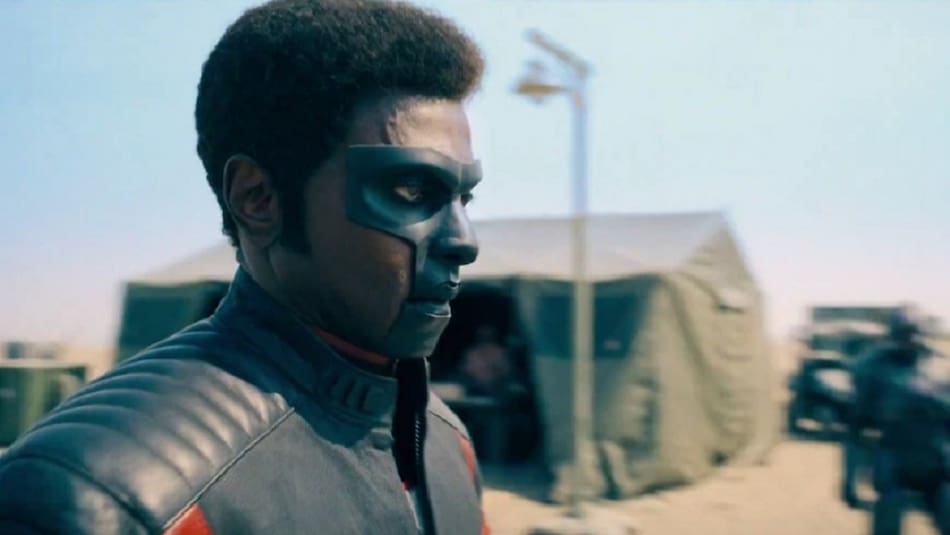 Edi Gathegi como Mister Terrific en la nueva película de Superman.