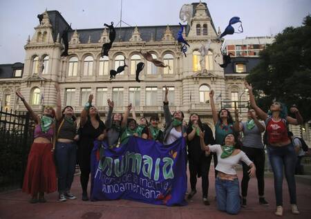 Corpiñazo manifestación contra la sanción a la alumna - NA