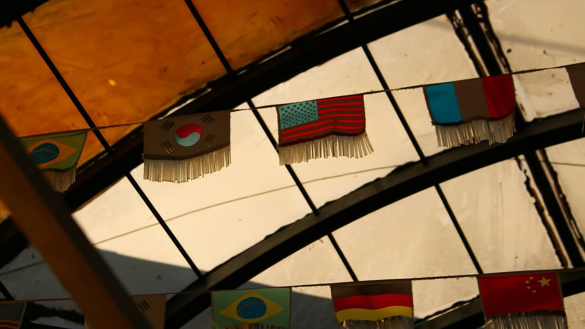 Banderas de Brasil, Corea del Sur, Estados Unidos, Alemania y China.