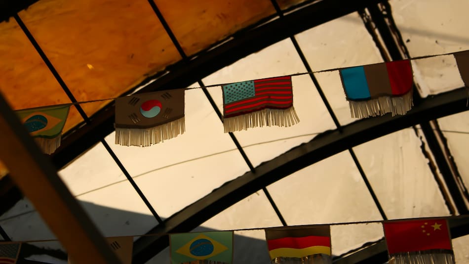 Banderas de Brasil, Corea del Sur, Estados Unidos, Alemania y China.