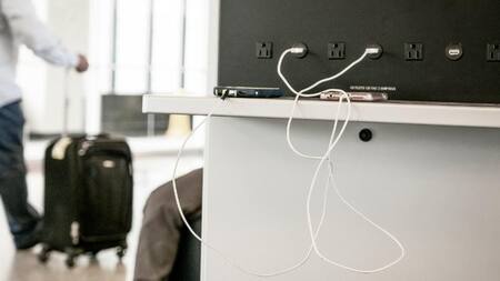 Cargadores públicos. Foto: @FBIDenver