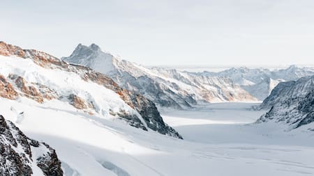 El cambio climático redujo el manto de nieve desde la década de 1980. Foto Unsplash.