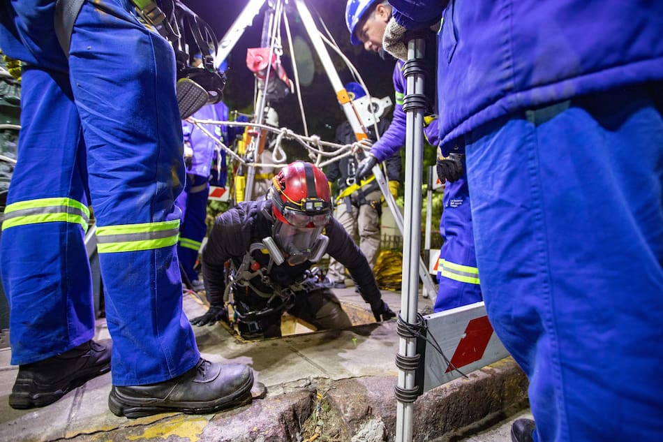 Trabajadores de AYSA.