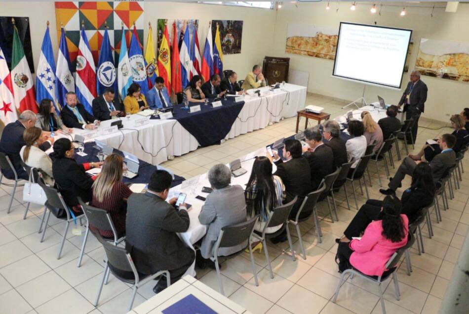 Una reunión del Parlacen. Foto: Twitter