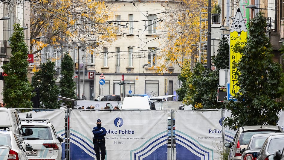 Operativo policial en Bélgica tras el ataque terrorista contra dos suecos en Bruselas. Foto: Telam.