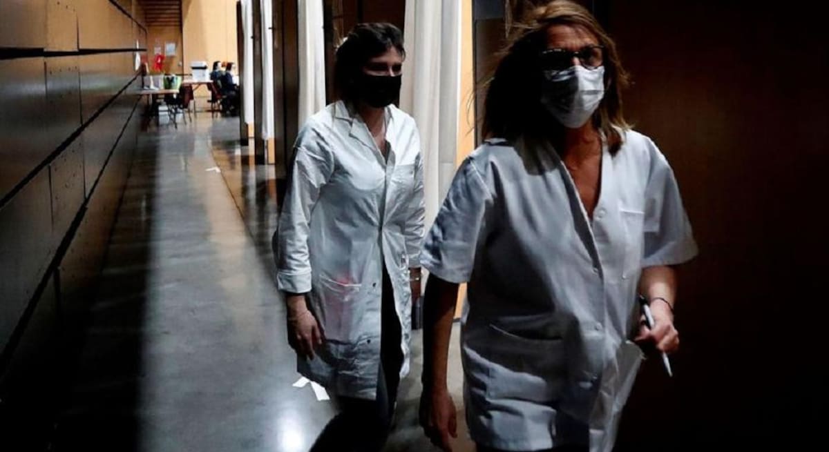 Enfermeras en Francia. Foto: EFE.
