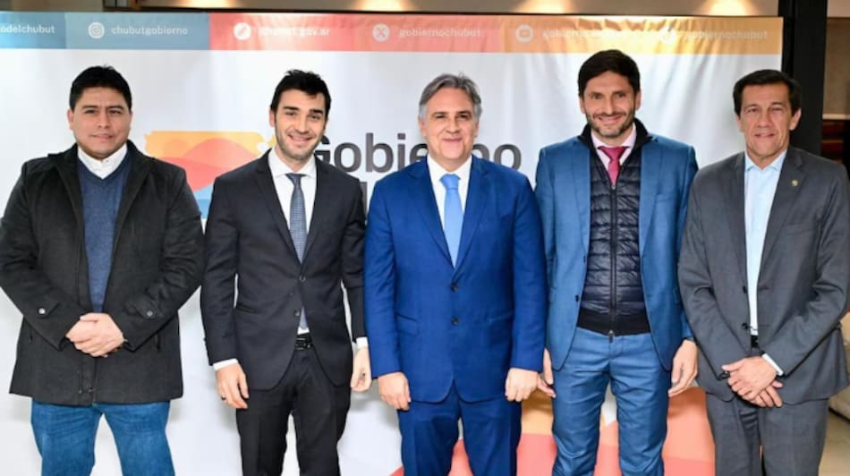 Los gobernadores Vidal, Torres, Llaryora, Pullaro y Sadir.
