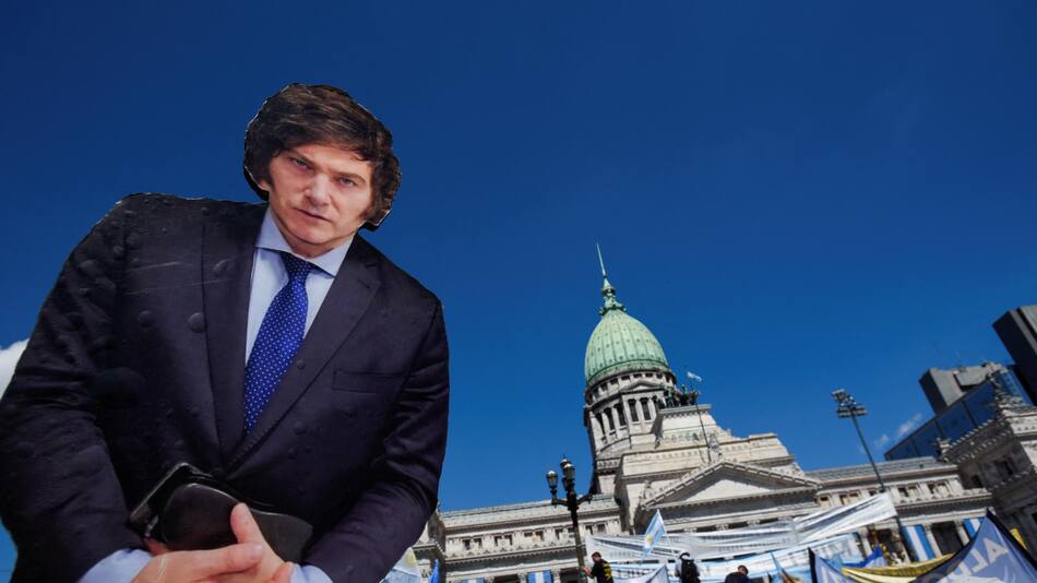 Simpatizantes de Javier Milei en Plaza Congreso. Foto: Reuters.